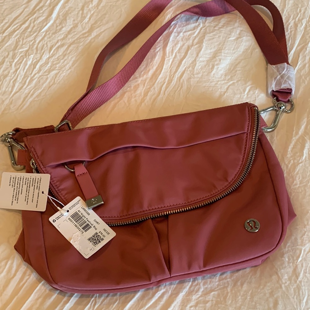 Lulu lemon all night festival bag
